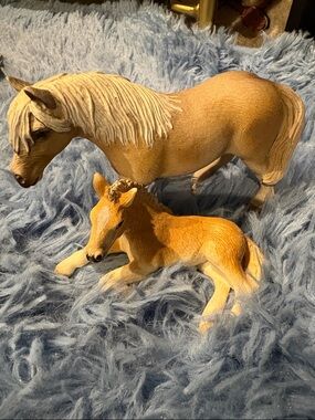 Schleich Haflinger mare & foal